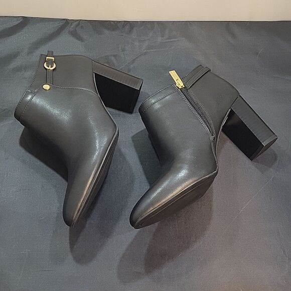 BRAND NEW VINCE CAMUTE VP-COORIN ALMOND TOE BLOCK HEEL BOOTIE - Picture 16 of 16